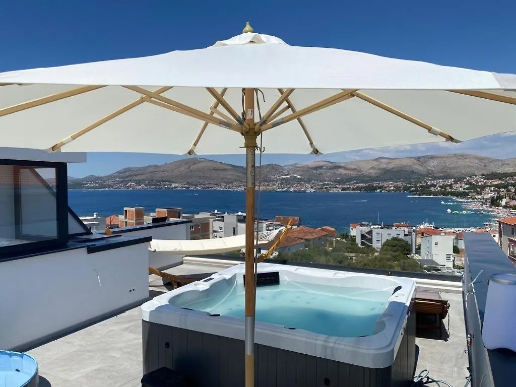 Penthouse Oceanview Apartment Trogir