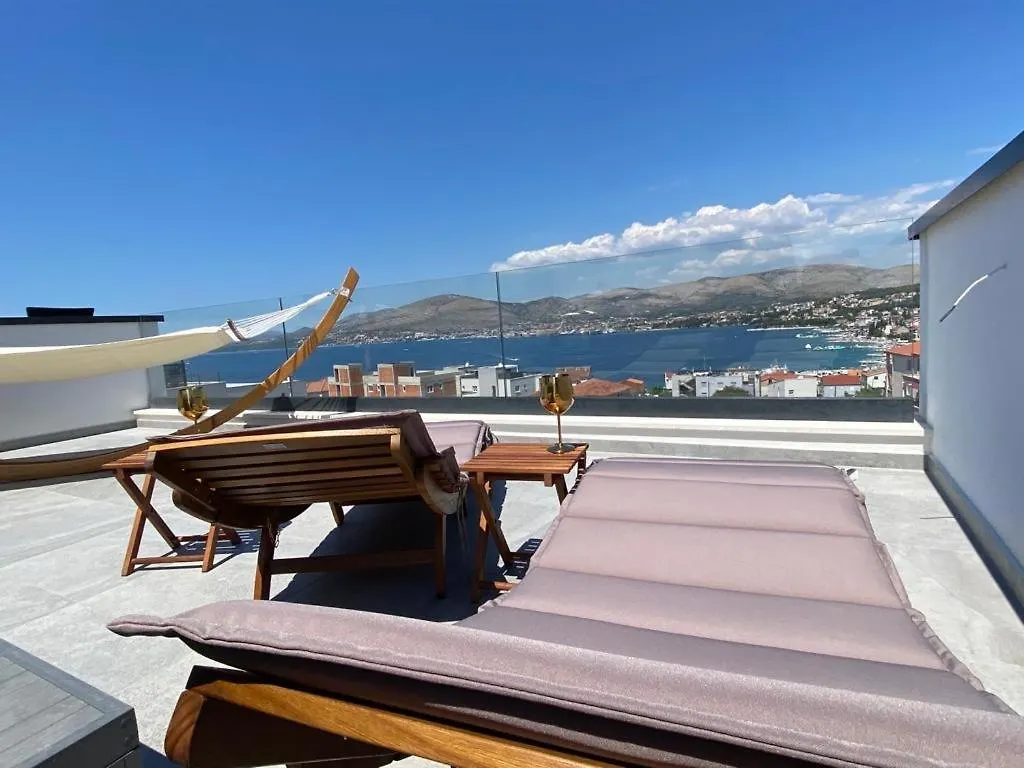 Penthouse Oceanview Apartment Trogir